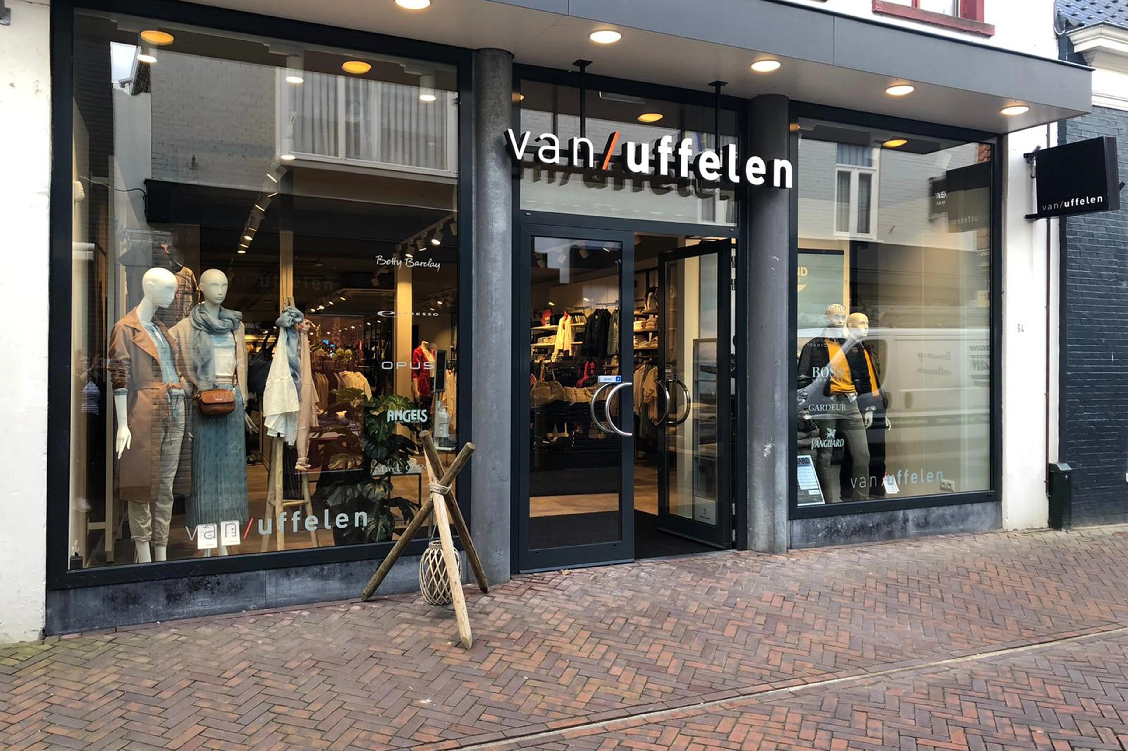 Van Uffelen Appingedam kledingwinkel voor dames- en herenmode