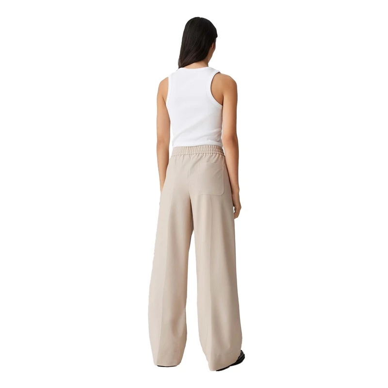 - Opus BEIGE