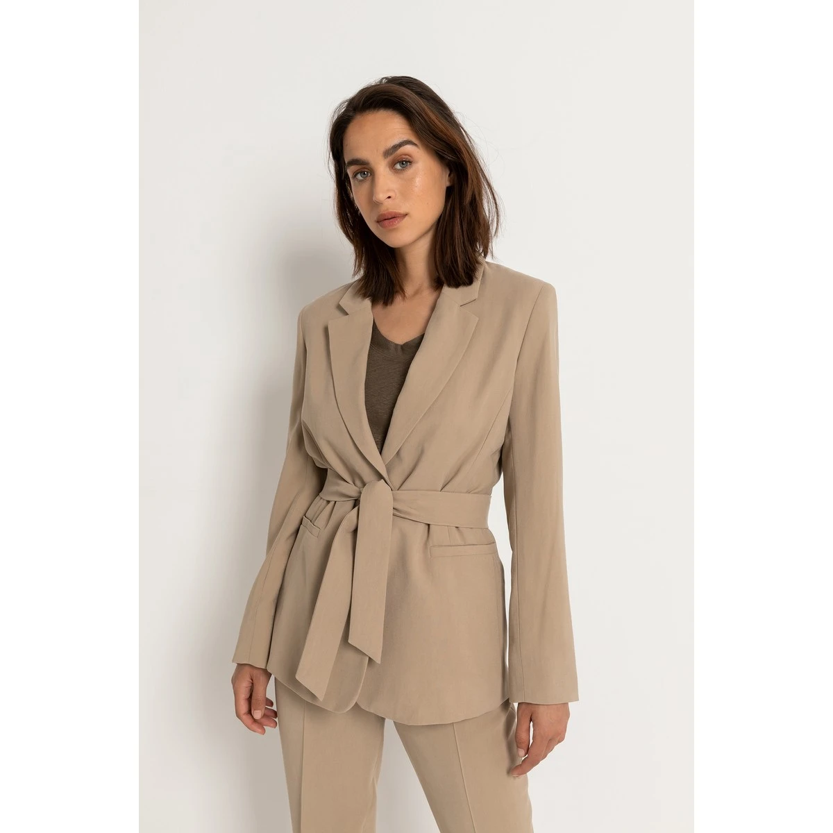 Dictatuur Vergevingsgezind Kan niet lezen of schrijven Claudia Strater Dames Blazer CS22-15510 | Van Uffelen Mode Dictatuur Vergevingsgezind Kan niet lezen of schrijven Claudia Strater Dames Blazer CS22-15510 | Van Uffelen Mode