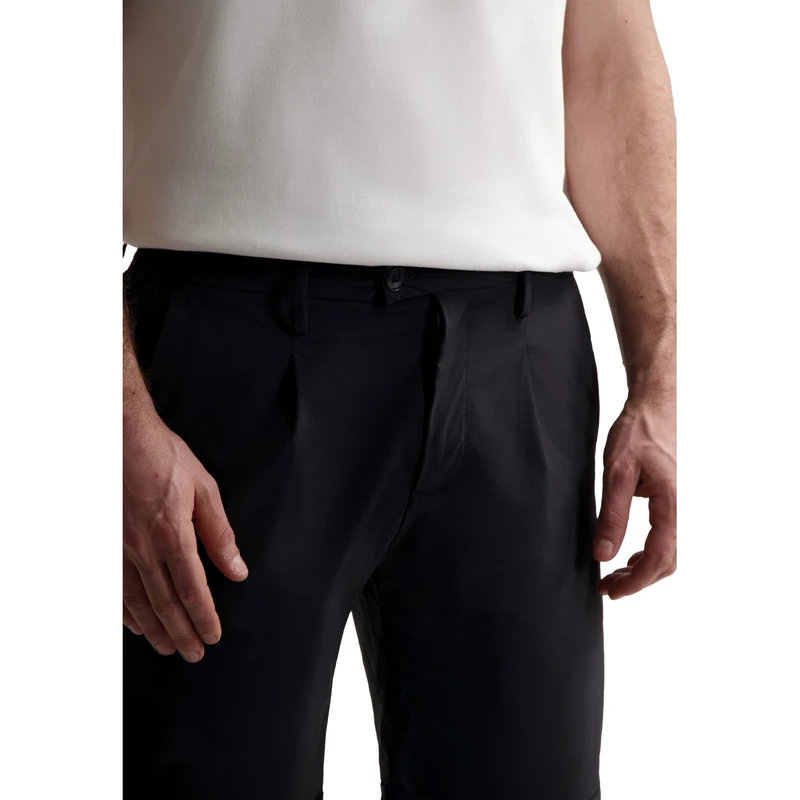 Heren Short 515568 Logan Tech Dstrezzed ZWART
