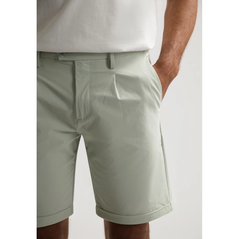 Heren Short 515568 Logan Tech Dstrezzed LICHT GRIJS