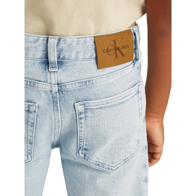 Jongens Jeans IB0IB024781A4 Calvin Klein Jeans LIGHT BLUE DENIM