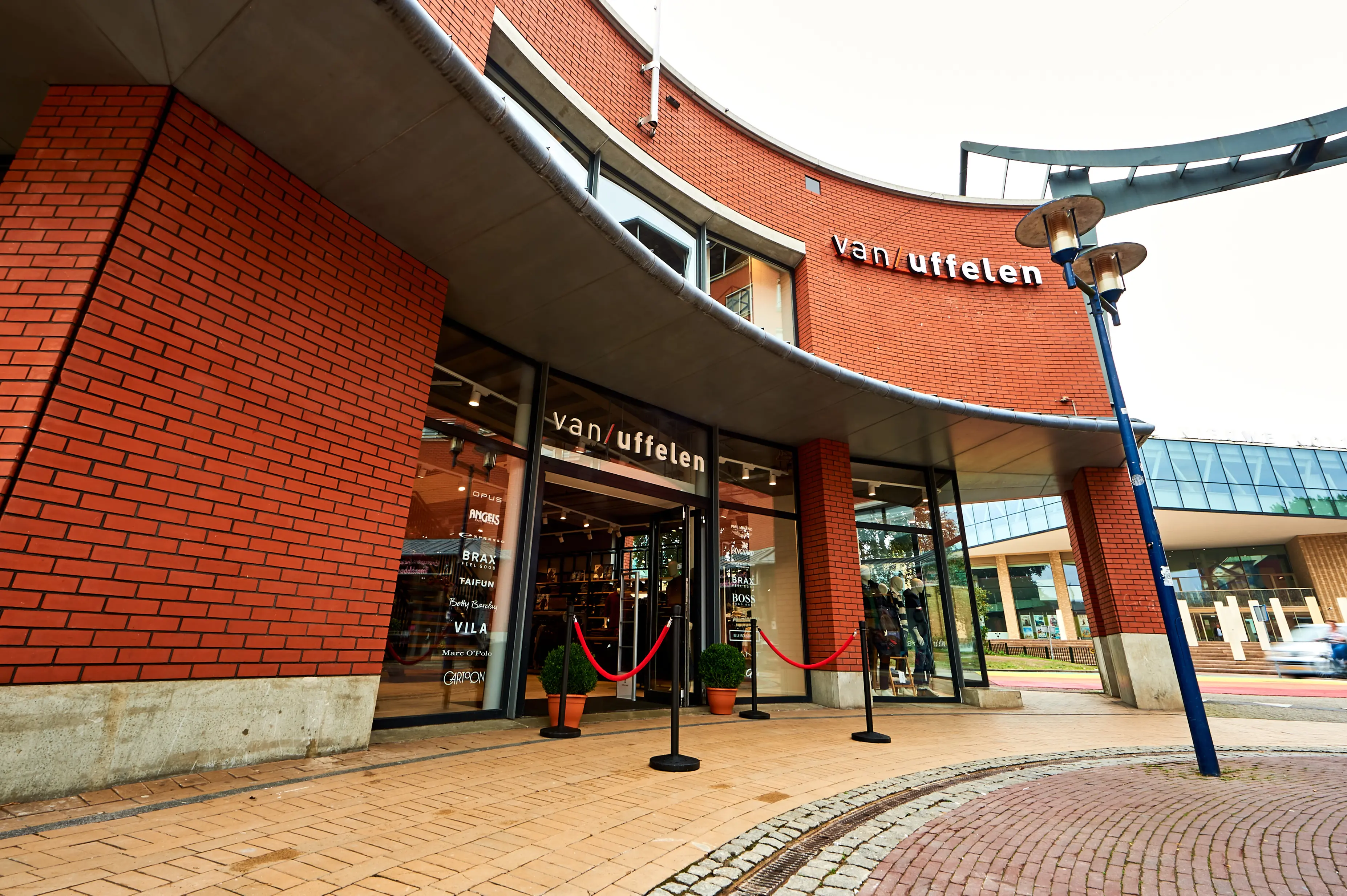 Van Uffelen Assen kledingwinkel voor dames- en herenmode